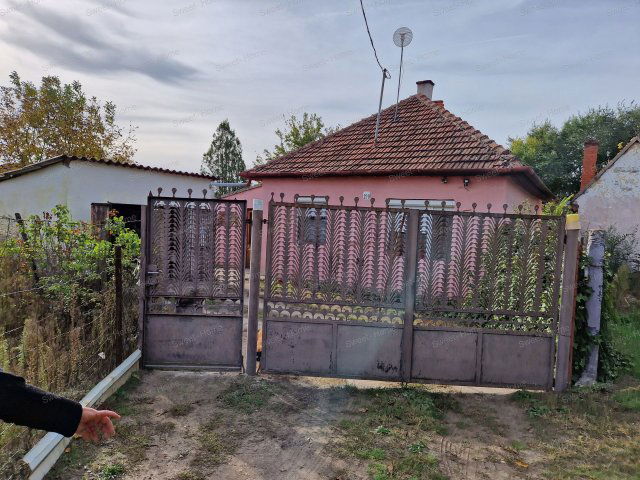 Eladó családi ház, Kecskeméten 24.9 M Ft, 3 szobás