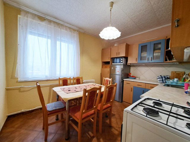 Eladó panellakás, Zalaegerszegen 37.9 M Ft, 2 szobás