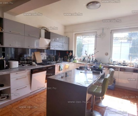 Eladó családi ház, Budapesten, XVI. kerületben 190 M Ft