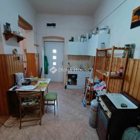 Eladó téglalakás, Kecskeméten 27 M Ft, 1 szobás