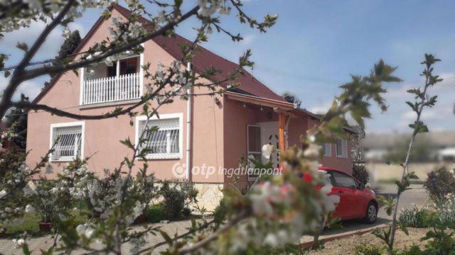 Eladó családi ház, Szederkényen 78 M Ft, 5 szobás