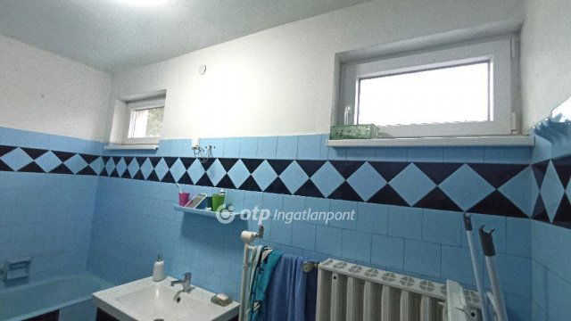 Eladó családi ház, Jászfényszarun 58 M Ft, 3 szobás