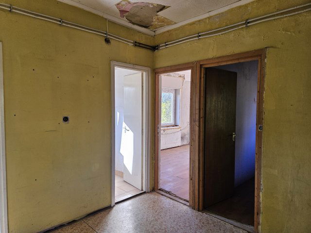 Eladó családi ház, Kisbéren 24.8 M Ft, 2 szobás