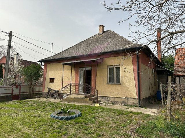Eladó családi ház, Földesen 23.99 M Ft, 3 szobás