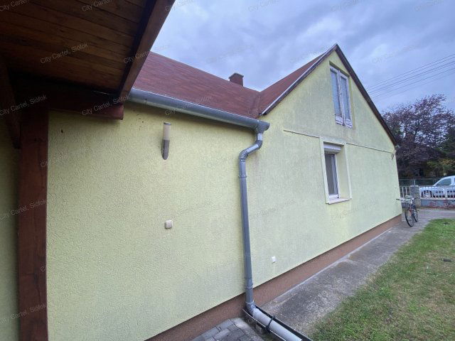 Kiadó családi ház, albérlet, Balatonfenyvesen 130 E Ft / hó