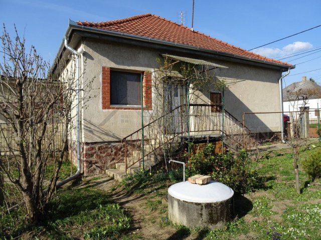 Eladó családi ház, Romándon 35 M Ft, 2 szobás