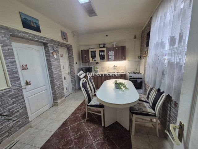 Eladó családi ház, Galgahévízen 31.99 M Ft, 4 szobás