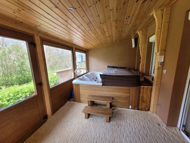 Eladó családi ház, Kecskeméten 159 M Ft, 6 szobás