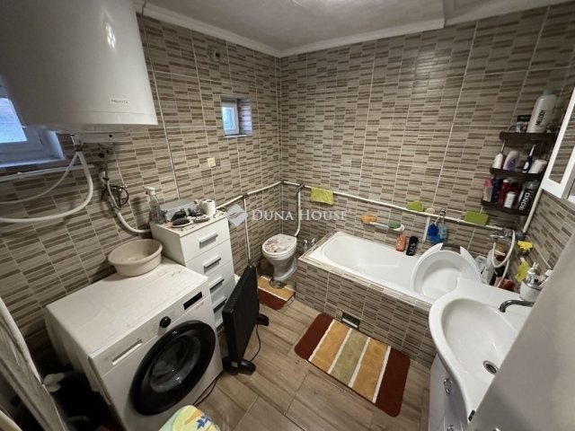 Eladó családi ház, Kecskeméten 39.5 M Ft, 3 szobás