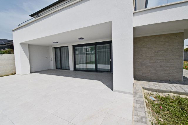 Kiadó családi ház, albérlet, Debrecenben 900 E Ft / hó