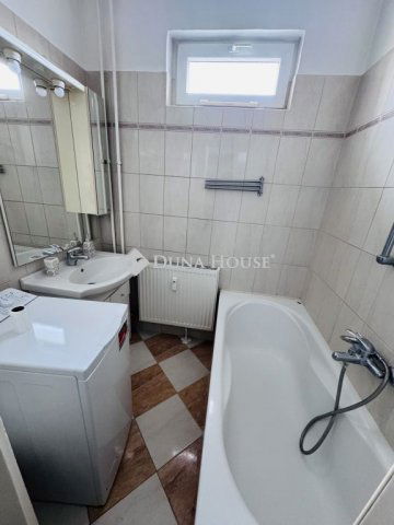 Eladó téglalakás, Pécsett, Pollack Mihály utcában 49.99 M Ft