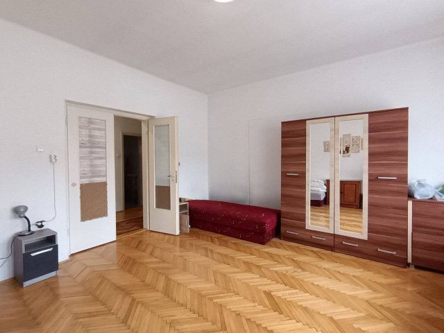 Kiadó családi ház, albérlet, Abasáron 900 E Ft / hó, 6 szobás