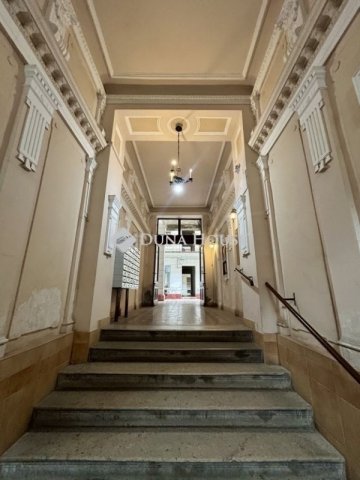 Eladó téglalakás, Budapesten, VIII. kerületben 105 M Ft