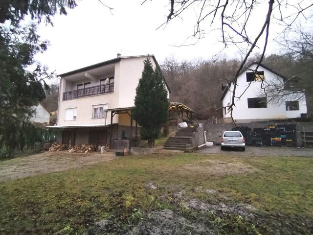 Eladó családi ház, Salgótarjánban 65 M Ft, 7 szobás