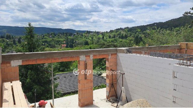 Eladó téglalakás, Pilisvörösváron 79.5 M Ft, 2 szobás