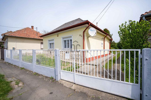 Eladó családi ház, Szikszón 29.9 M Ft, 2 szobás