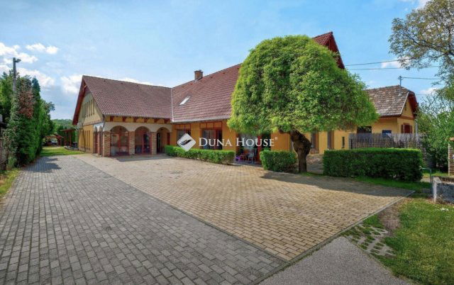 Eladó üzlethelyiség, Pátyon 585 M Ft / költözzbe.hu