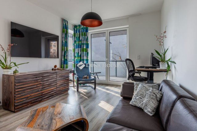 Eladó téglalakás, Budapesten, III. kerületben 94 M Ft, 2 szobás