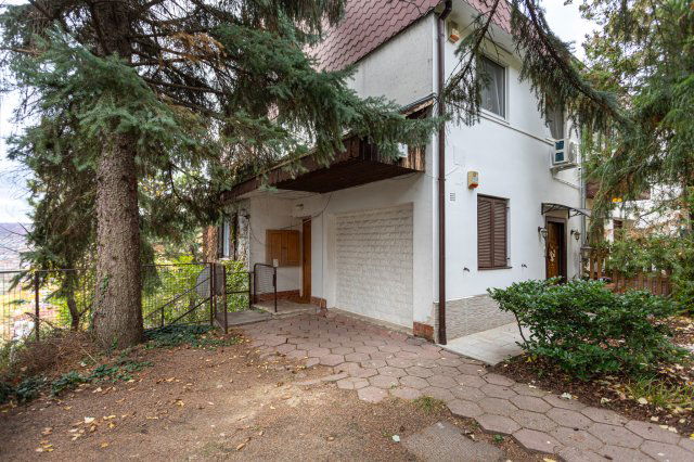 Eladó téglalakás, Budapesten, II. kerületben 147 M Ft, 3 szobás