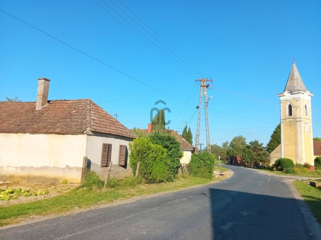 Eladó családi ház, Zalaszentgróton 6.5 M Ft, 1 szobás