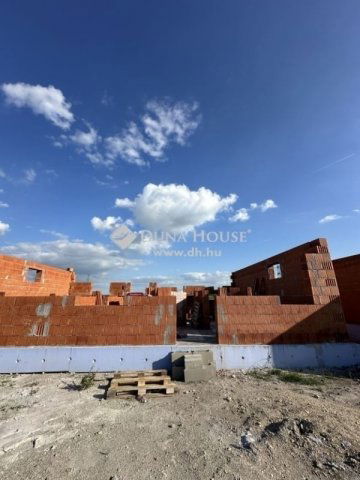 Eladó ikerház, Délegyházán 89.5 M Ft, 4 szobás