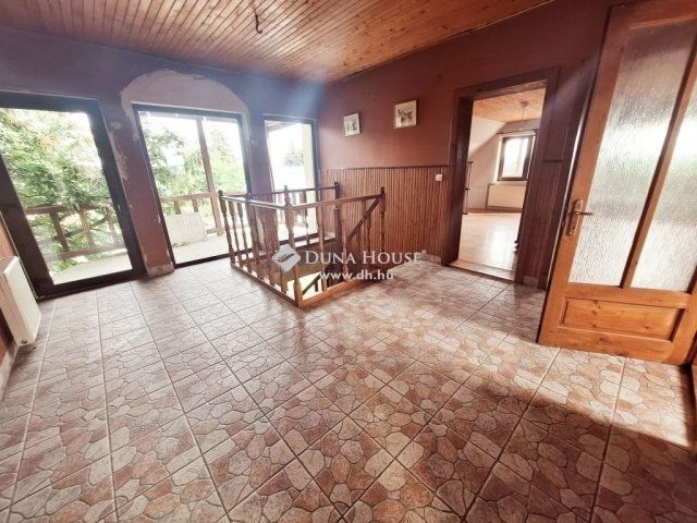 Eladó családi ház, Gödöllőn 169 M Ft, 11 szobás