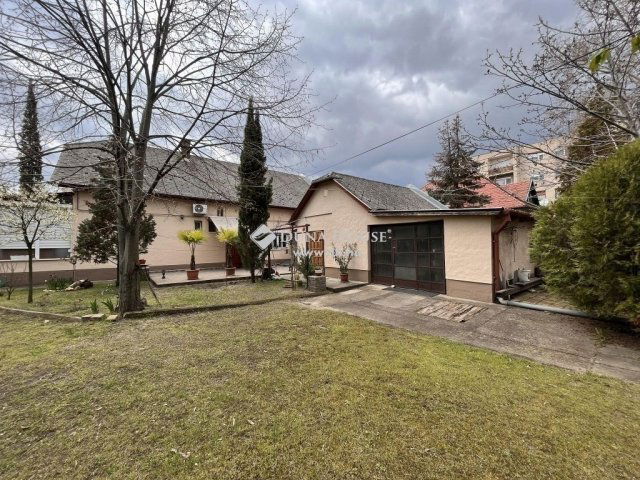 Eladó családi ház, Kecskeméten 63.9 M Ft, 4 szobás