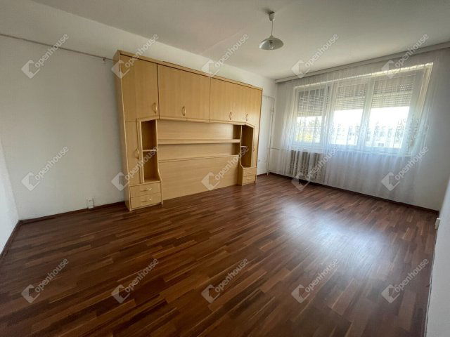 Kiadó panellakás, albérlet, Tatabányán 150 E Ft / hó, 2 szobás