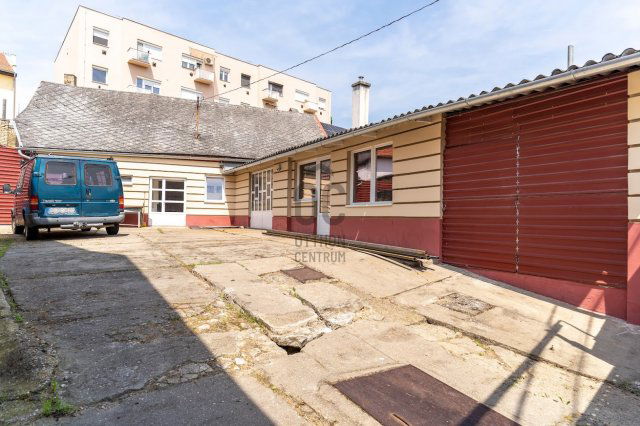 Kiadó ipari ingatlan, Szekszárdon 250 E Ft / hó