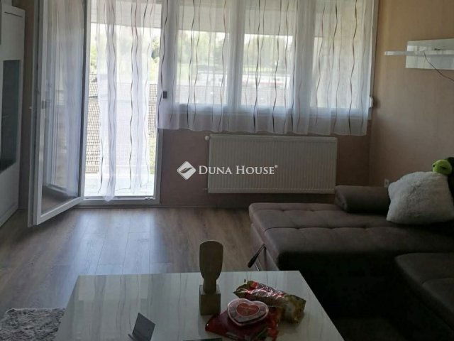 Eladó téglalakás, Nagykanizsán 43 M Ft, 3 szobás