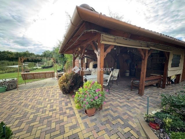 Eladó családi ház, Kecskeméten 450 M Ft, 4 szobás