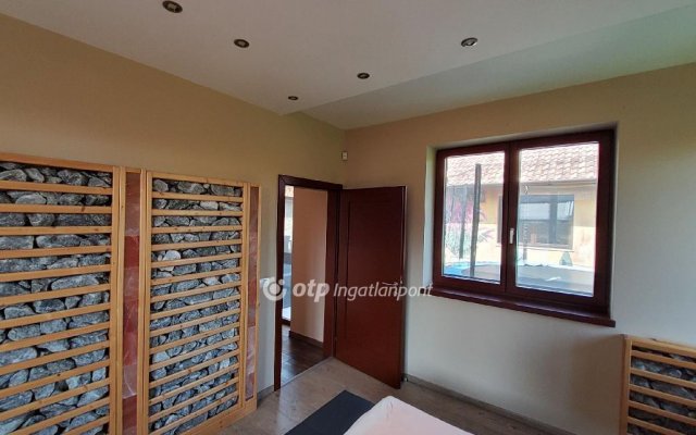 Eladó családi ház, Vecsésen 299 M Ft, 3+1 szobás