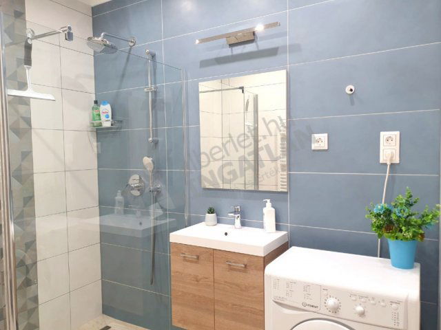 Kiadó téglalakás, albérlet, VI. kerületben, Király utcában