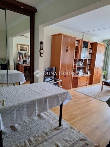 Eladó panellakás, Székesfehérvárott 63 M Ft, 3 szobás