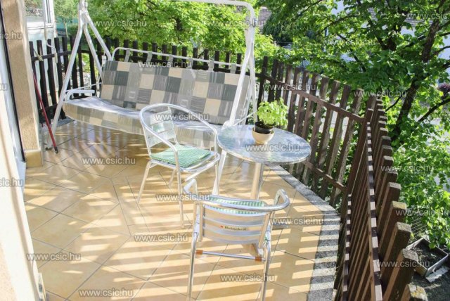 Eladó téglalakás, Dunakeszin 125 M Ft, 4 szobás