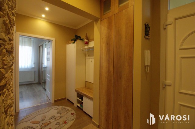 Kiadó téglalakás, albérlet, Győrött 280 E Ft / hó, 3+1 szobás