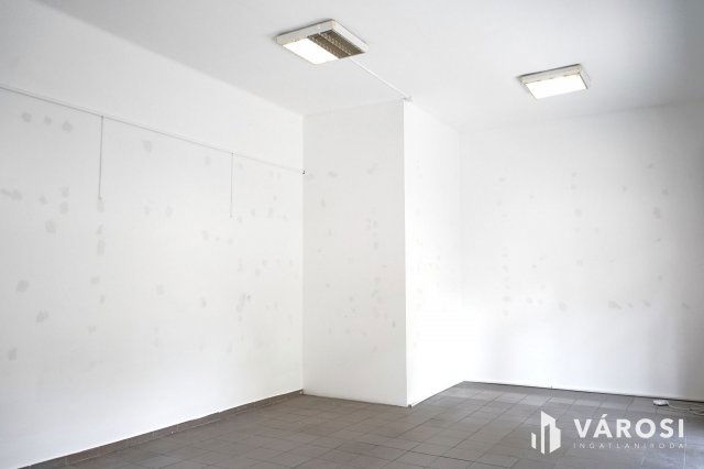 Kiadó üzlethelyiség, Győrött 200 E Ft / hó