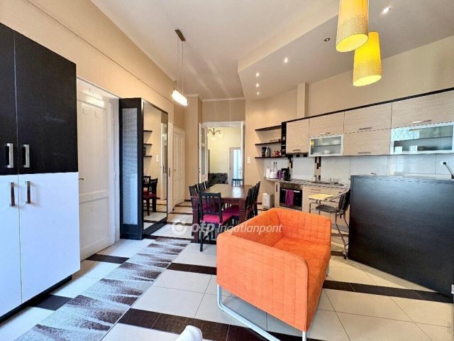 Eladó téglalakás, Budapesten, VIII. kerületben 129.9 M Ft