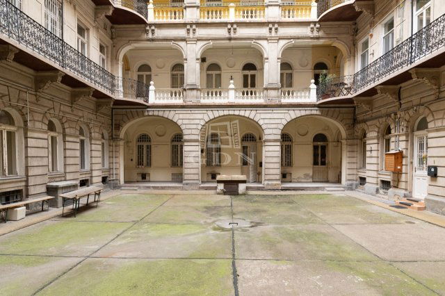 Eladó téglalakás, Budapesten, V. kerületben 84 M Ft, 2 szobás