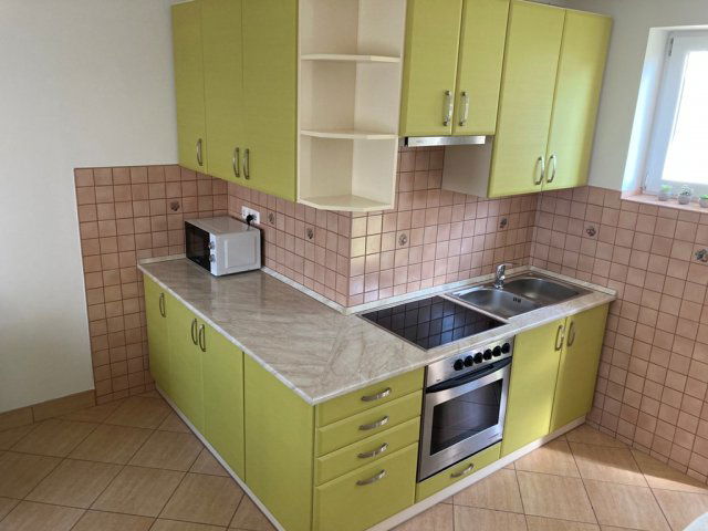 Kiadó téglalakás, albérlet, Pécsett, Antal utcában, 1+1 szobás