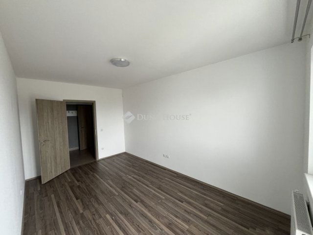 Eladó panellakás, Székesfehérvárott 95 M Ft, 3 szobás