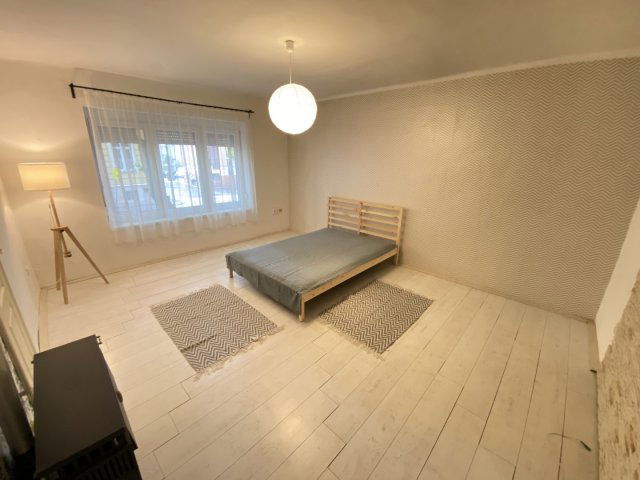 Kiadó téglalakás, albérlet, Kaposváron 130 E Ft / hó, 1 szobás