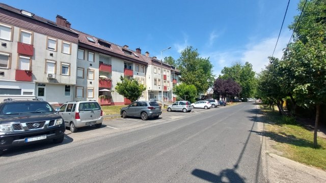 Eladó téglalakás, Keszthelyen 52.9 M Ft, 4 szobás