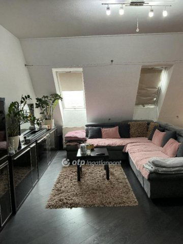 Eladó téglalakás, Nyíregyházán 62.5 M Ft, 3 szobás