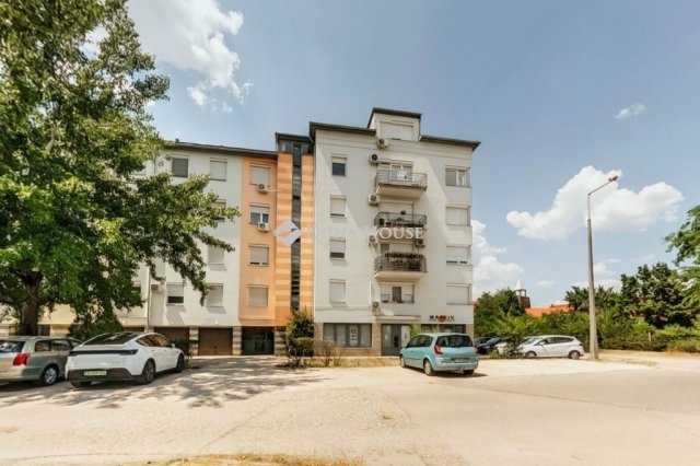 Eladó téglalakás, Kecskeméten 83.9 M Ft, 4 szobás