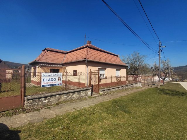 Eladó családi ház, Várgesztesen 54.9 M Ft, 2 szobás