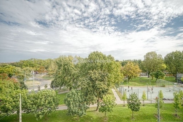 Eladó téglalakás, Budapesten, VIII. kerületben 75.9 M Ft