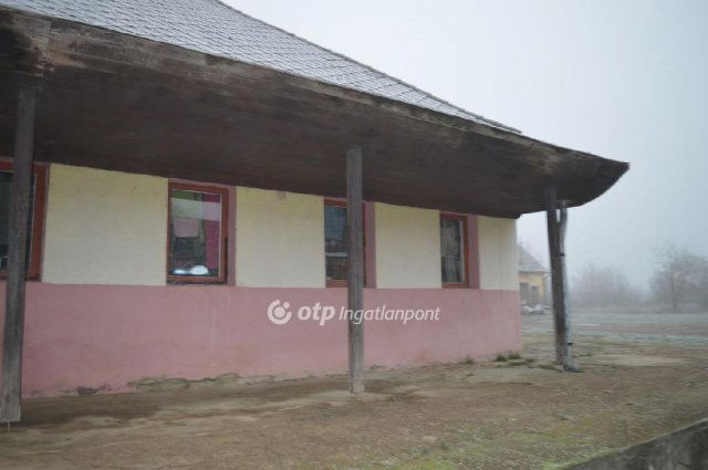 Eladó üzlethelyiség, Göllén 10.147 M Ft / költözzbe.hu