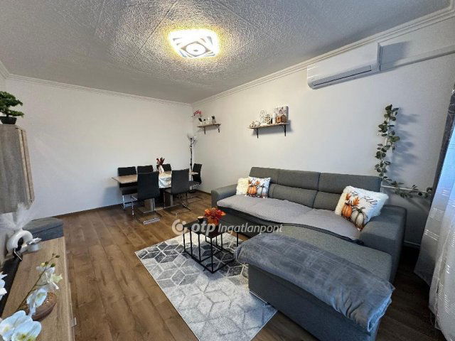 Eladó téglalakás, Nyíregyházán 43 M Ft, 2 szobás