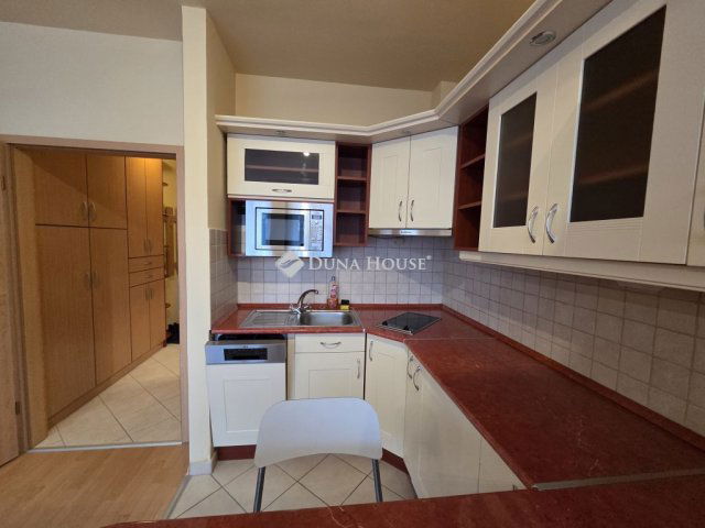 Eladó téglalakás, Budapesten, XI. kerületben, Nádorliget utcában